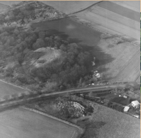 Galgenberg, 50er Jahre. Quer davor der Karl-Waller-Weg, ex. Galgenbergsweg.