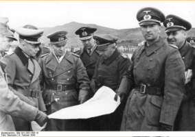 Admiral Ruge mit Feldmarschall Rommel und General v. Osterfelder bei Hendaye in Afrika, 1944